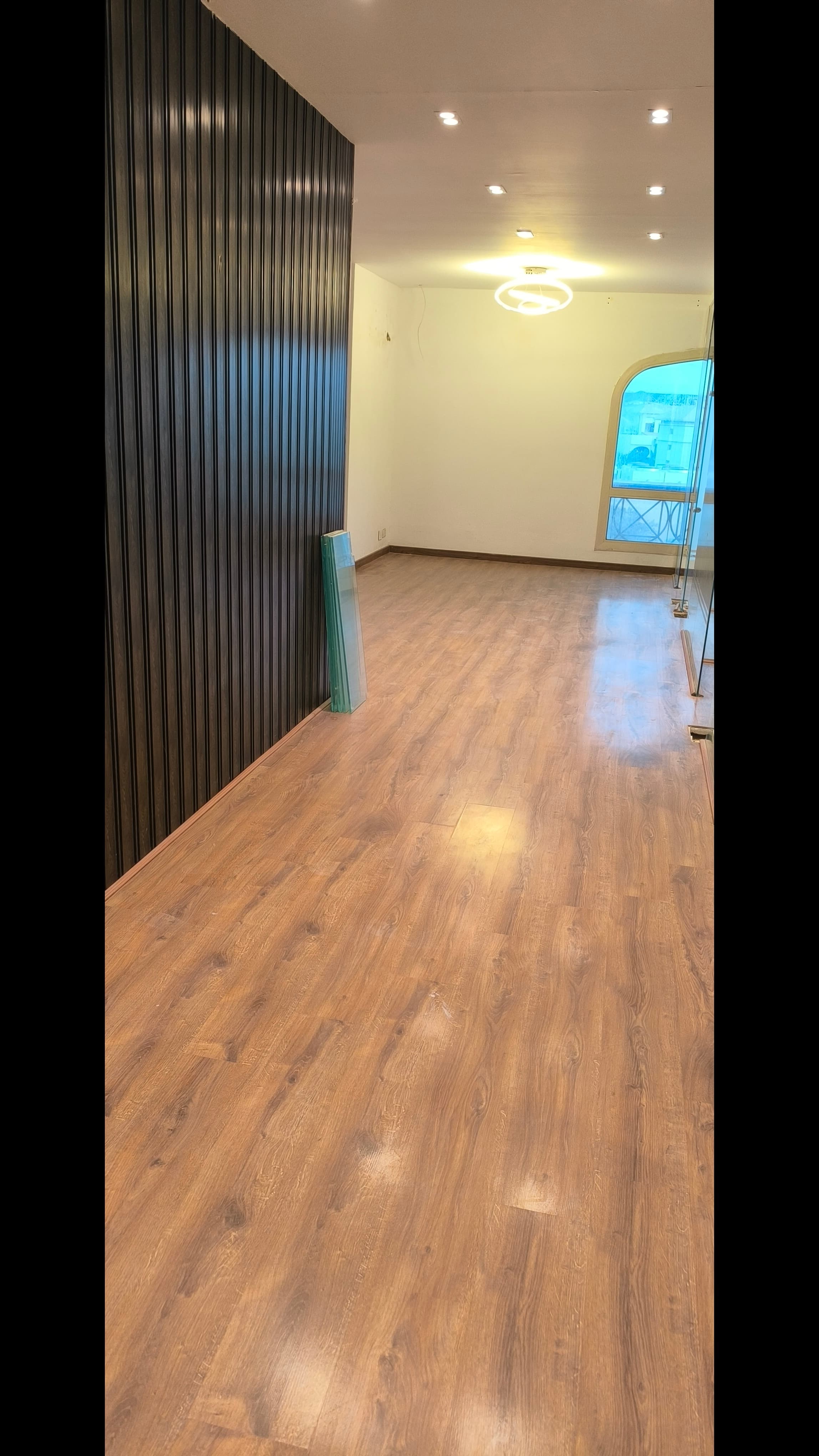 400 sq m administrative office with open views at the Commercial Centre, Fifth Settlement. — 11