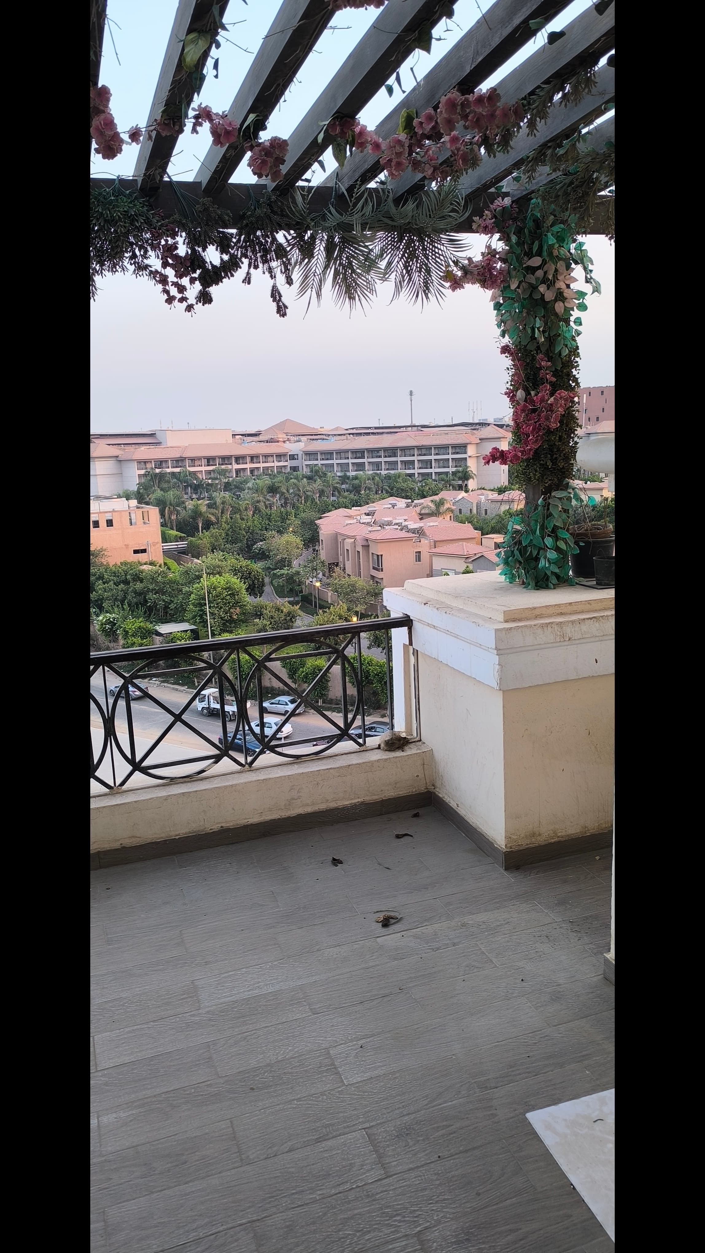 400 sq m administrative office with open views at the Commercial Centre, Fifth Settlement. — 6